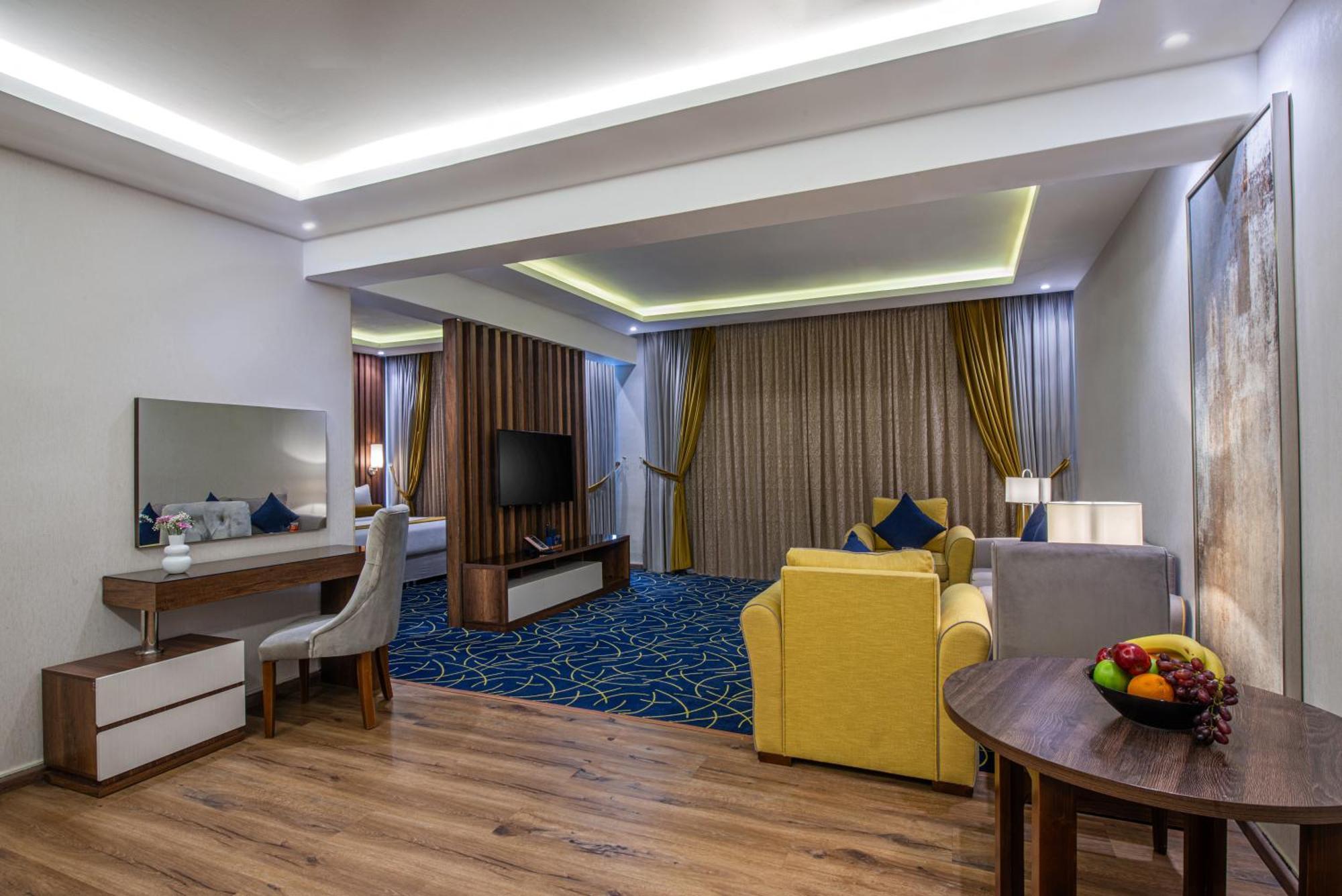 The Palace Hotel Suites Хамис-Мушайт Экстерьер фото